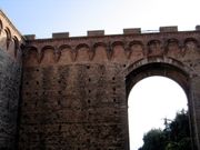Vista delle antiche mura cittadine